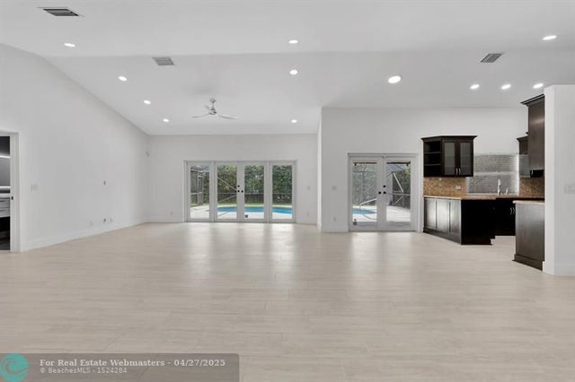 2 of 33 - 5264 Nw 89th Dr, Coral Springs, FL