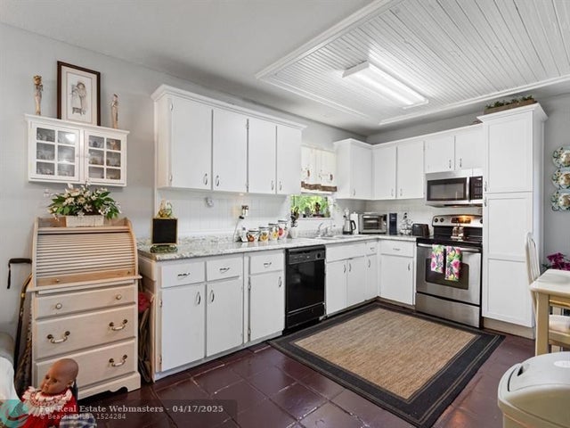 5 of 21 - 1306 23rd Ave, Vero Beach, FL