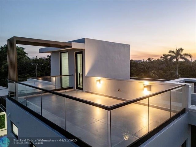 4 of 47 - 3304 Ne 14th Ct, Fort Lauderdale, FL
