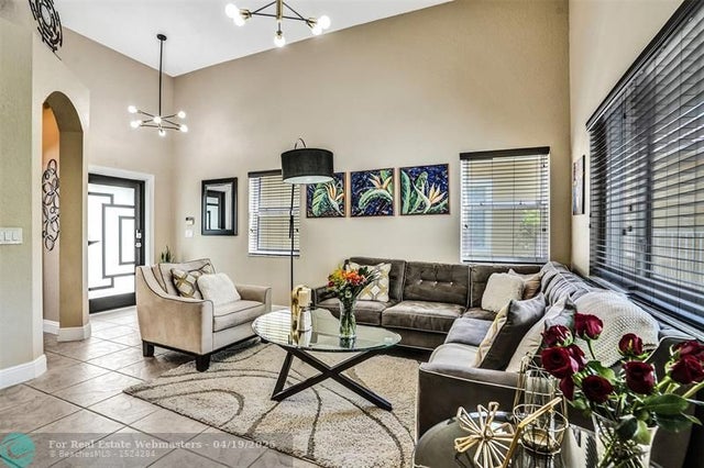 5 of 38 - 12652 Nw 6th Ct, Coral Springs, FL