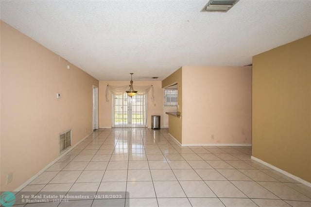 3 of 17 - 6600 Liberty St, Hollywood, FL