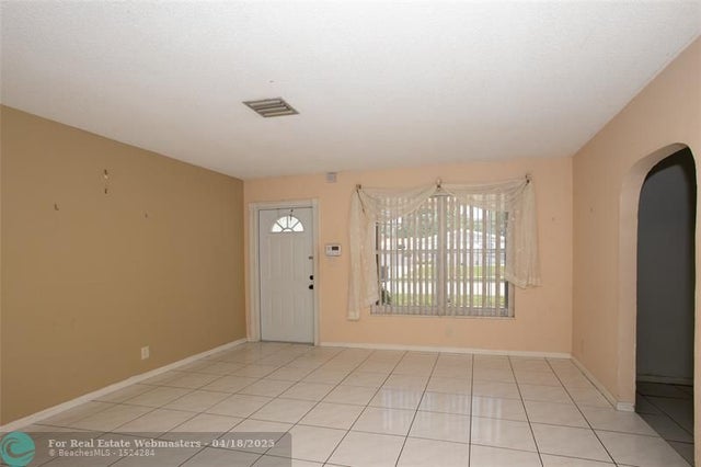 4 of 17 - 6600 Liberty St, Hollywood, FL