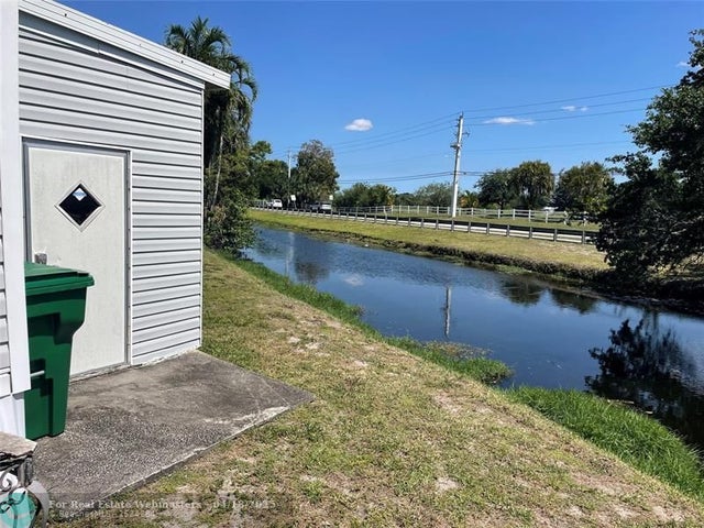 4 of 14 - 8540 Sw 23rd Pl, Davie, FL