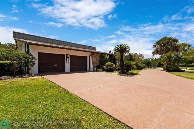 3 of 74 - 5200 Woodlands Bl, Tamarac, FL
