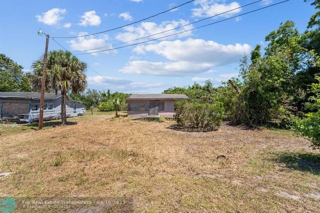 2 of 14 - 4250 29th Ave, Vero Beach, FL