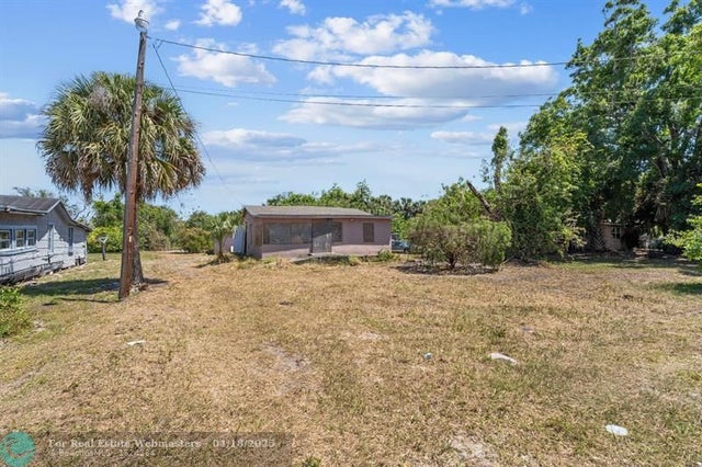 3 of 14 - 4250 29th Ave, Vero Beach, FL