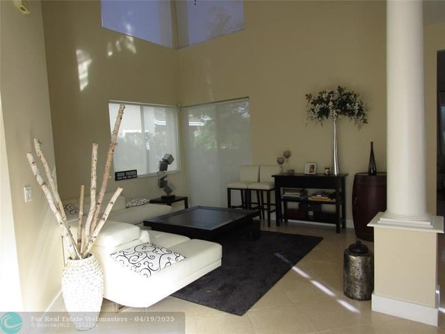 4 of 12 - 11963 Glenmore Dr, Coral Springs, FL