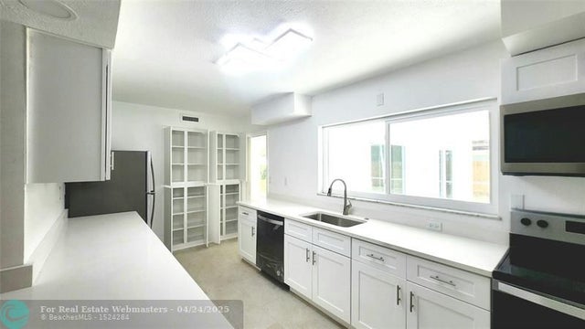 3 of 18 - 1715 York Ct, Fort Pierce, FL