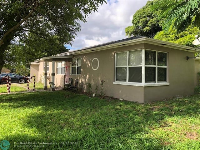 5 of 5 - 861 36th St, West Palm Beach, FL