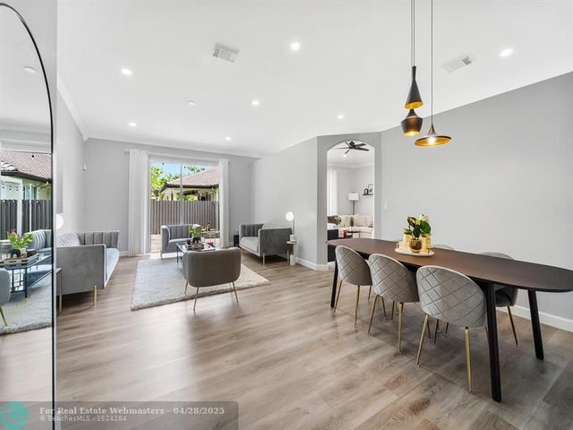 4 of 27 - 14815 Sw 28th Ln, Miami, FL