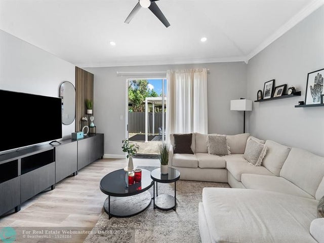 5 of 27 - 14815 Sw 28th Ln, Miami, FL