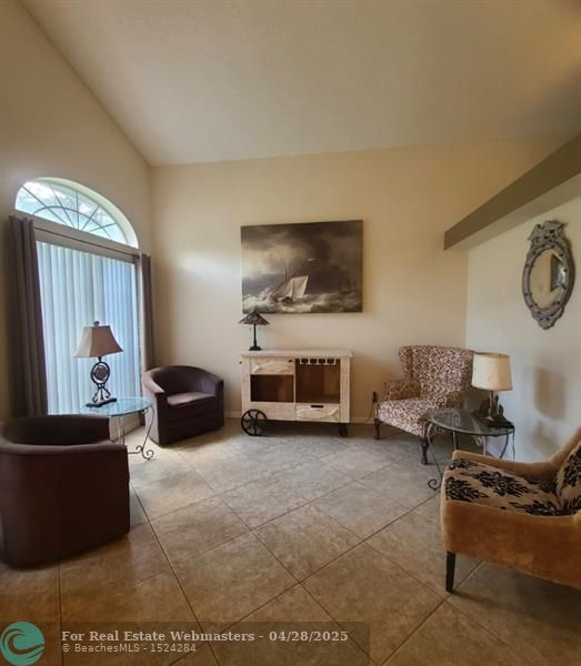 2 of 10 - 860 Noa St, Fort Pierce, FL