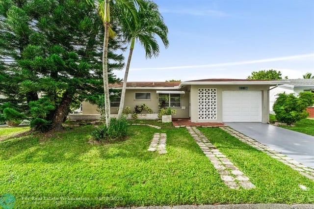 2 of 27 - 4919 Nw 50th Way, Tamarac, FL