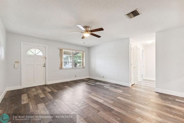 3 of 27 - 4919 Nw 50th Way, Tamarac, FL