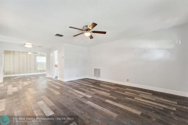 5 of 27 - 4919 Nw 50th Way, Tamarac, FL