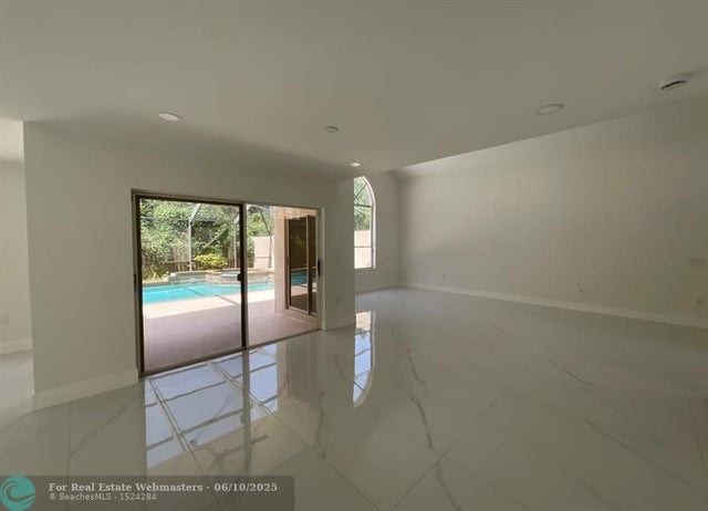 4 of 50 - 6805 Nw 75th Pl, Parkland, FL