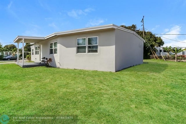 3 of 21 - 591 Seagrape Road, Lake Worth, FL