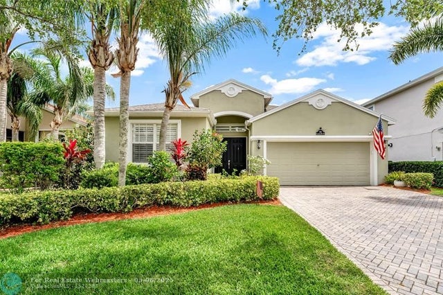 1 of 36 - 568 Sw Calamondin Way, Vero Beach, FL