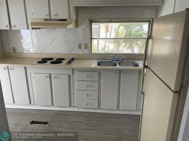 3 of 12 - 2875 Sw 58th St, Fort Lauderdale, FL