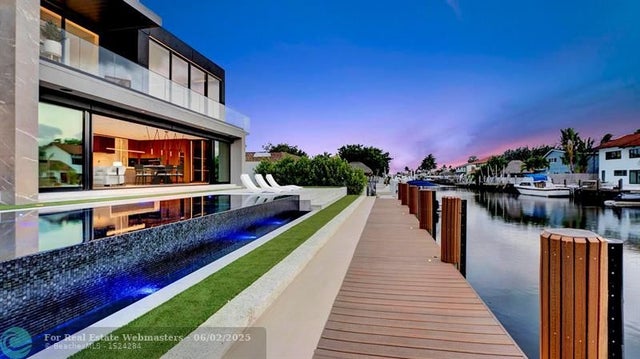 1 of 65 - 321 Se 14th Ave, Pompano Beach, FL