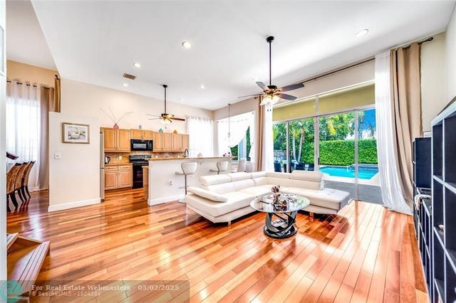 1 of 26 - 1241 S 13th Ave, Hollywood, FL