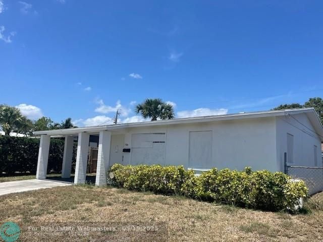 3 of 18 - 1104 W 24th St, Riviera Beach, FL