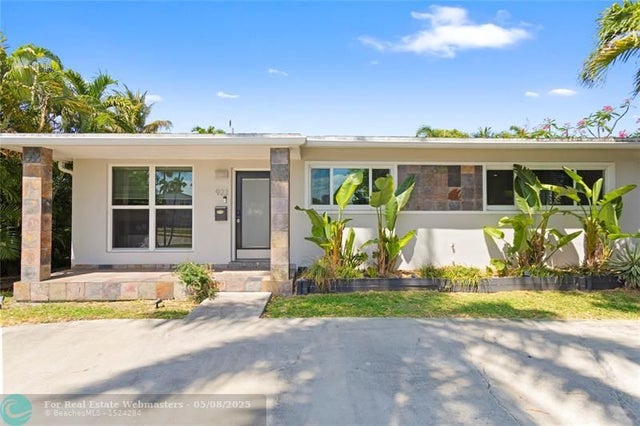 1 of 61 - 923 N 14th Ave, Hollywood, FL