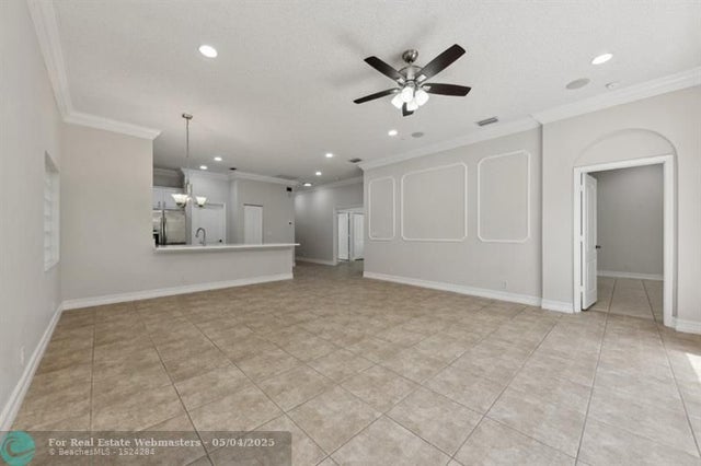 4 of 16 - 126 Canterbury Pl, Royal Palm Beach, FL