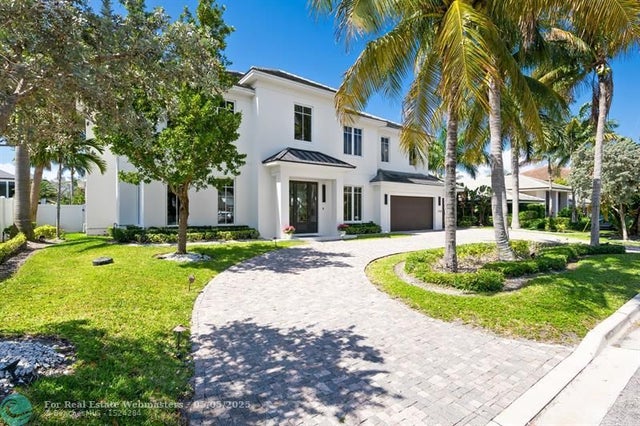 2 of 48 - 2746 Ne 18th St, Fort Lauderdale, FL