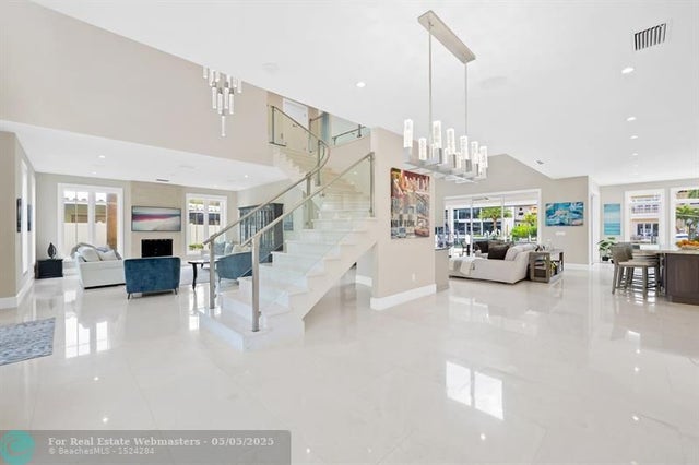 4 of 48 - 2746 Ne 18th St, Fort Lauderdale, FL