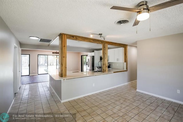 4 of 21 - 2607 Bahia Rd, West Palm Beach, FL