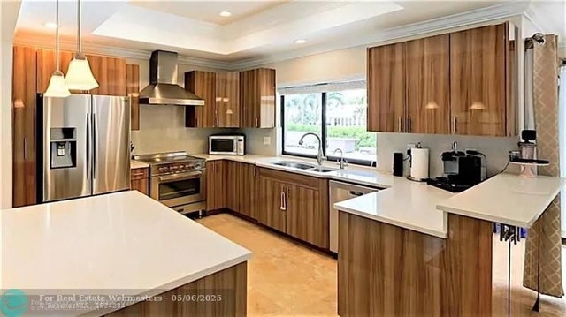 4 of 22 - 4041 Ne 34th Avenue, Fort Lauderdale, FL