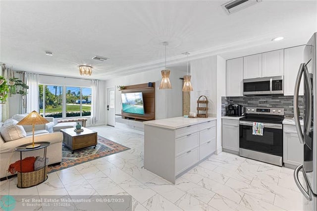 2 of 31 - 14 Ne 29th St, Wilton Manors, FL