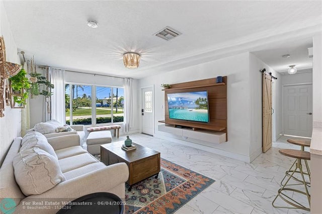 3 of 31 - 14 Ne 29th St, Wilton Manors, FL