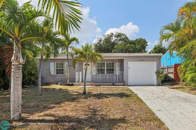 1 of 33 - 1531 17th Ave, Lake Worth, FL
