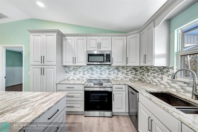4 of 34 - 6401 Mannheim Rd, Bokeelia, FL