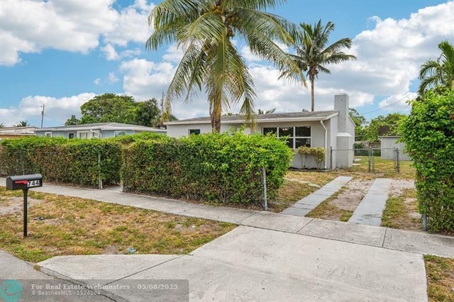 744 Dogwood Rd, West Palm Beach