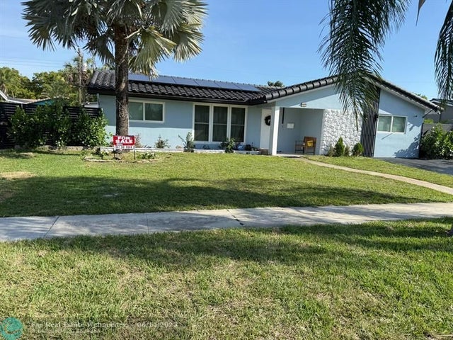 2 of 35 - 4420 Nw 8th St, Coconut Creek, FL