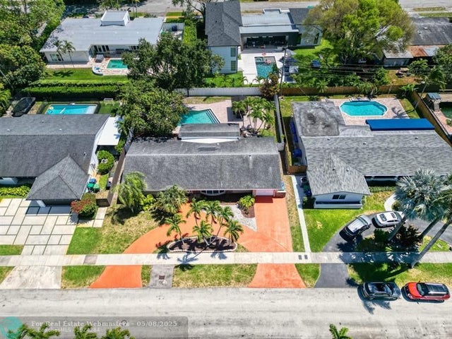 3 of 82 - 1870 Ne 197th Ter, Miami, FL