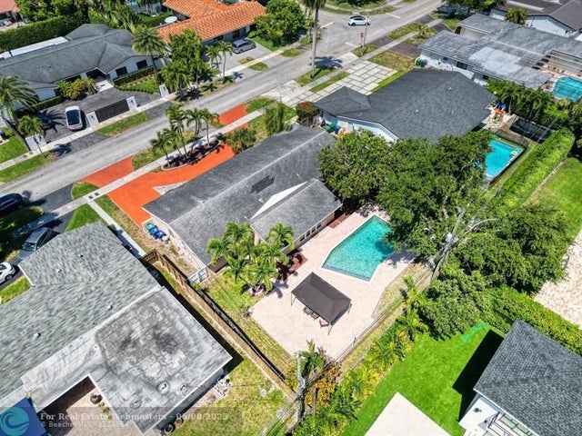 4 of 82 - 1870 Ne 197th Ter, Miami, FL