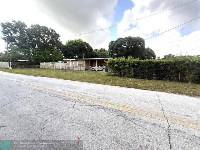 4 of 11 - 314 N 21st St, Fort Pierce, FL