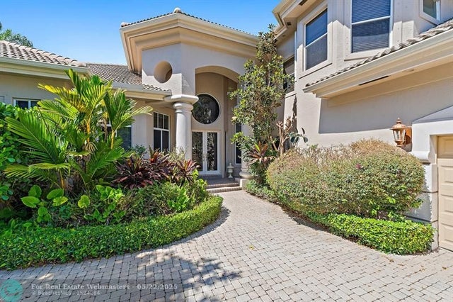 1 of 33 - 34 Windward Isle, Palm Beach Gardens, FL