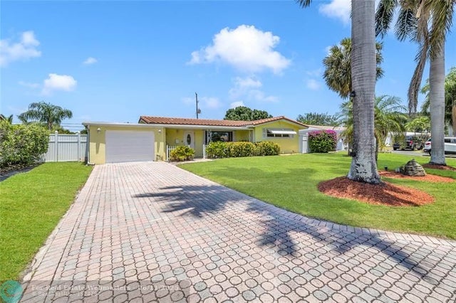 1 of 32 - 1961 Ne 31st St, Lighthouse Point, FL