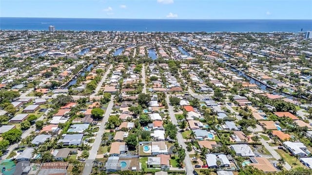 2 of 32 - 1961 Ne 31st St, Lighthouse Point, FL