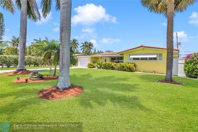 4 of 32 - 1961 Ne 31st St, Lighthouse Point, FL