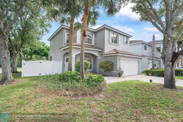 1 of 39 - 7865 Nw 19th Ct, Hollywood, FL