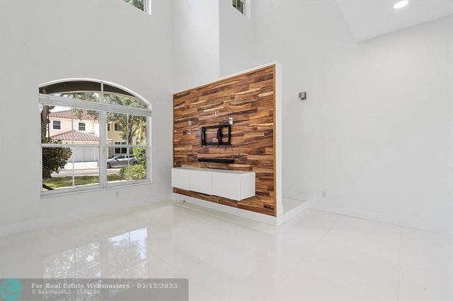 5 of 39 - 7865 Nw 19th Ct, Hollywood, FL