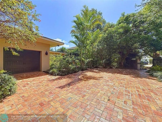 2 of 43 - 901 Se 6th St, Fort Lauderdale, FL