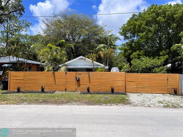 1 of 46 - 1015 Sw 15th Ter, Fort Lauderdale, FL