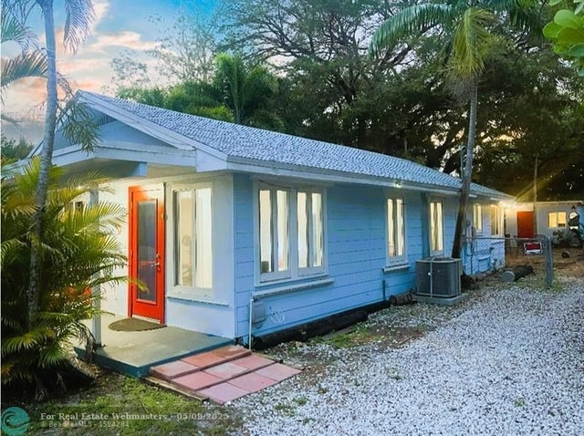 2 of 46 - 1015 Sw 15th Ter, Fort Lauderdale, FL